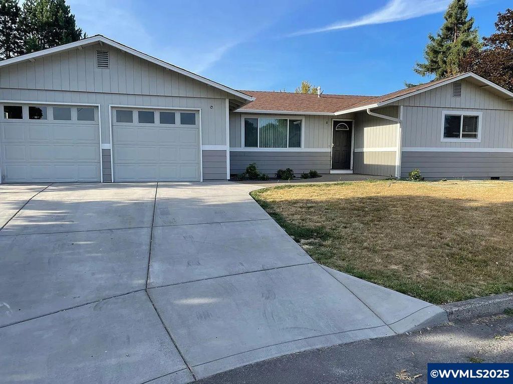 18 Maple Ct, Independence, OR 97351
