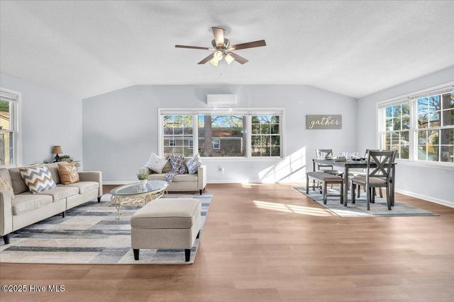 122 Carolina Circle, Jacksonville, NC 28546