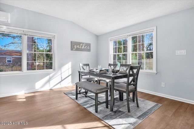 122 Carolina Circle, Jacksonville, NC 28546