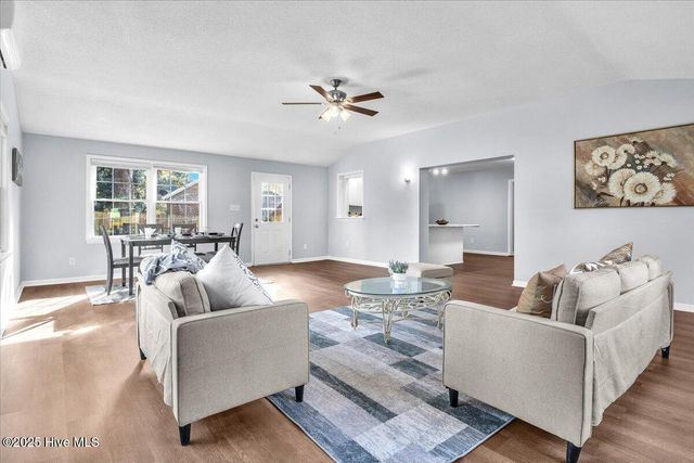 122 Carolina Circle, Jacksonville, NC 28546