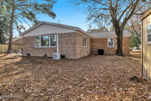 122 Carolina Circle, Jacksonville, NC 28546