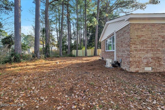 122 Carolina Circle, Jacksonville, NC 28546