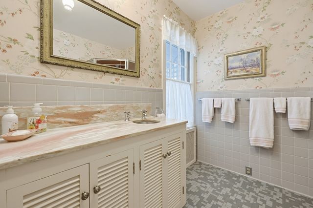 66 Malden St, West Boylston, MA 01583