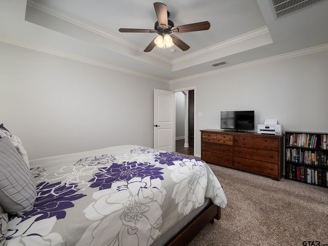 416 Hyde Park Dr, Chandler, TX 75758