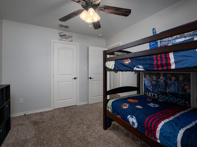 416 Hyde Park Dr, Chandler, TX 75758