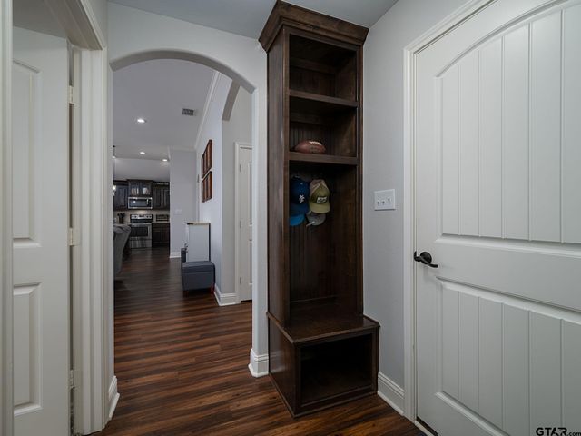 416 Hyde Park Dr, Chandler, TX 75758
