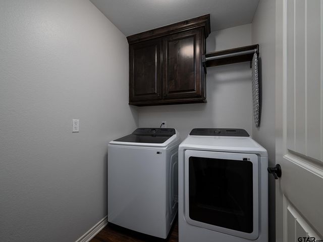 416 Hyde Park Dr, Chandler, TX 75758