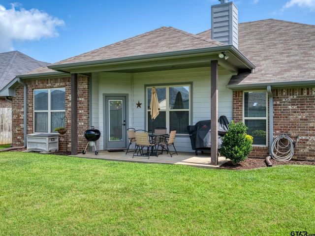 416 Hyde Park Dr, Chandler, TX 75758