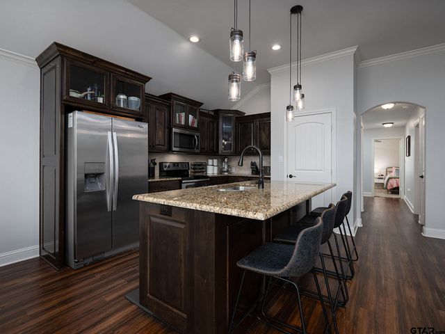 416 Hyde Park Dr, Chandler, TX 75758