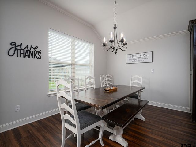 416 Hyde Park Dr, Chandler, TX 75758