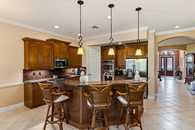 904 SW Pebble Lane, Palm City, FL 34990
