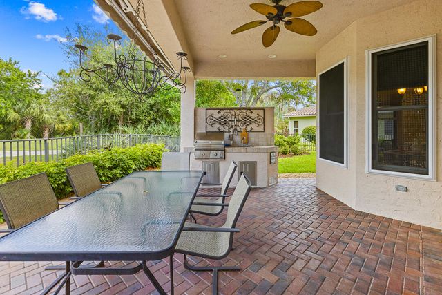 904 SW Pebble Lane, Palm City, FL 34990