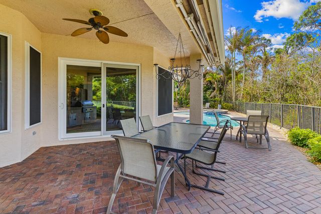 904 SW Pebble Lane, Palm City, FL 34990