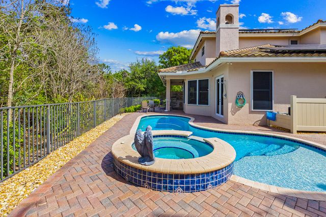 904 SW Pebble Lane, Palm City, FL 34990