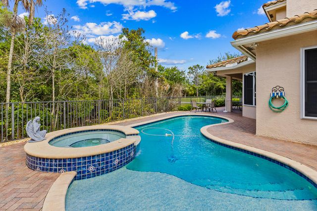 904 SW Pebble Lane, Palm City, FL 34990