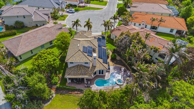 904 SW Pebble Lane, Palm City, FL 34990