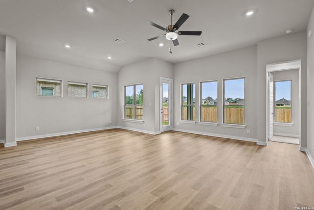 313 Ainslie St W, Castroville, TX 78009