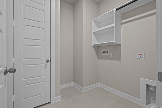 313 Ainslie St W, Castroville, TX 78009