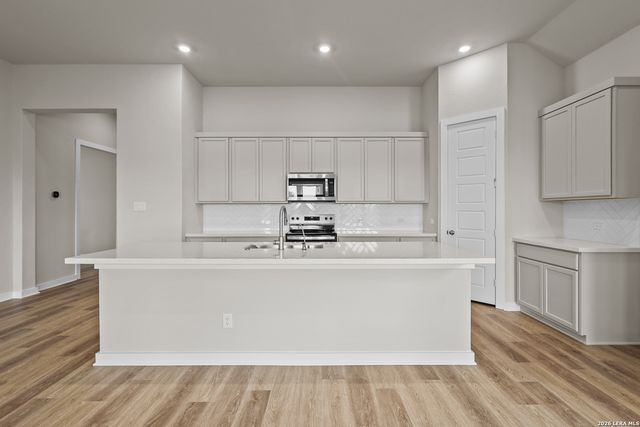 313 Ainslie St W, Castroville, TX 78009
