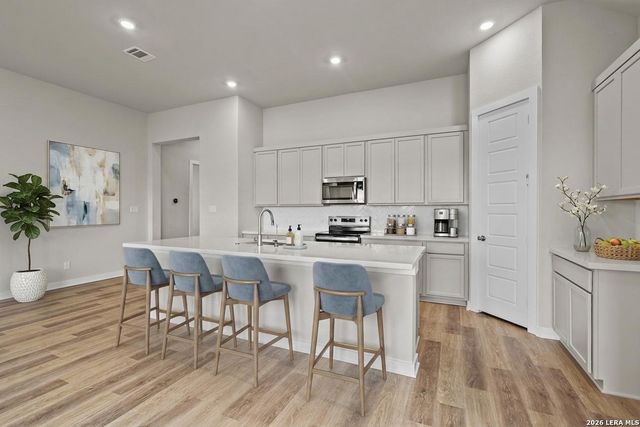 313 Ainslie St W, Castroville, TX 78009