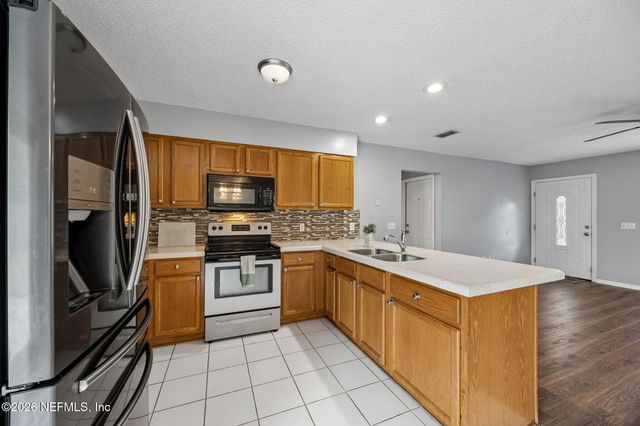 533 E OHIO Avenue, Macclenny, FL 32063
