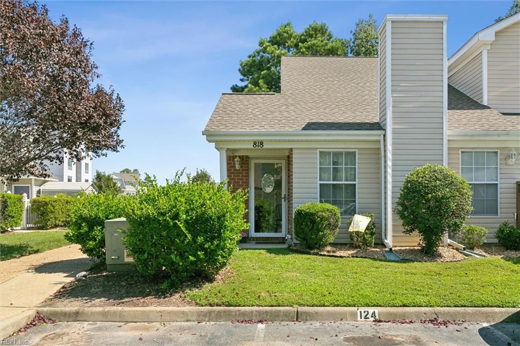 818 Miller Creek LN, Newport News, VA 23602