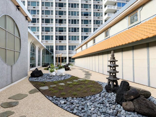 4250 N Marine Drive 716, Chicago, IL 60613