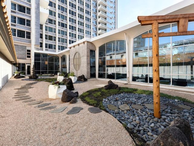 4250 N Marine Drive 716, Chicago, IL 60613