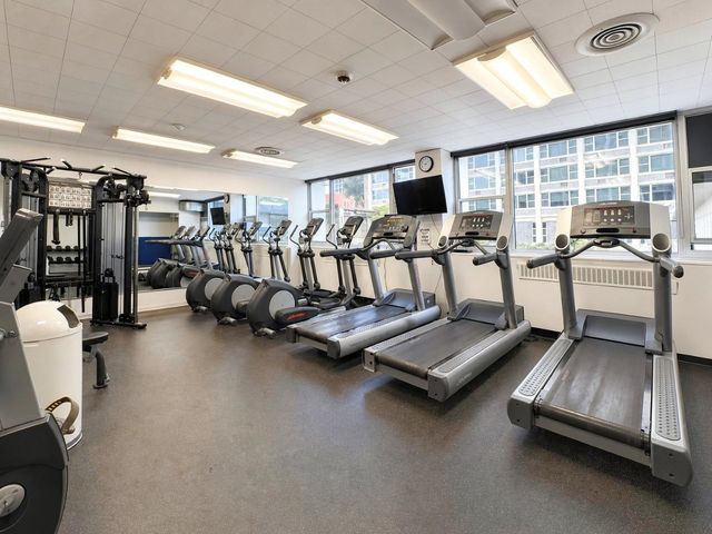 4250 N Marine Drive 716, Chicago, IL 60613