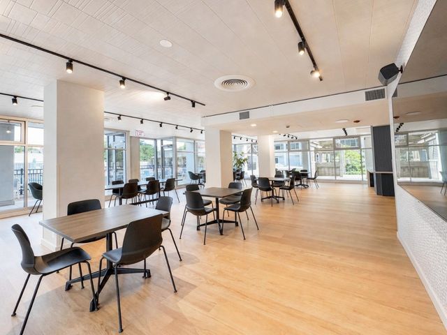 4250 N Marine Drive 716, Chicago, IL 60613