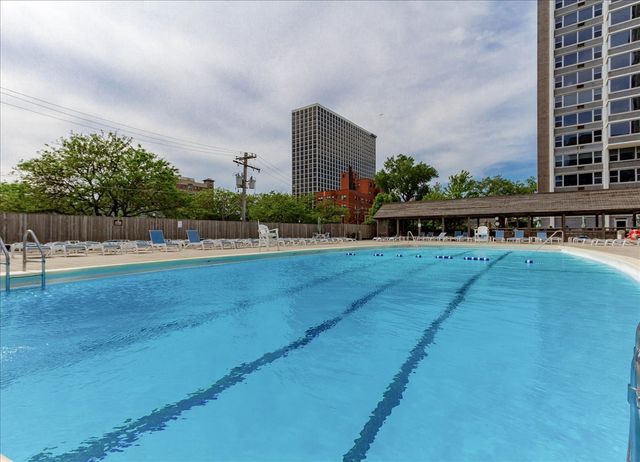 4250 N Marine Drive 716, Chicago, IL 60613
