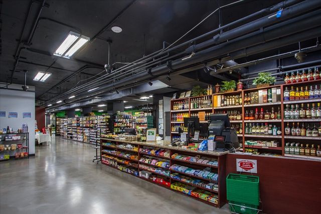 4250 N Marine Drive 716, Chicago, IL 60613