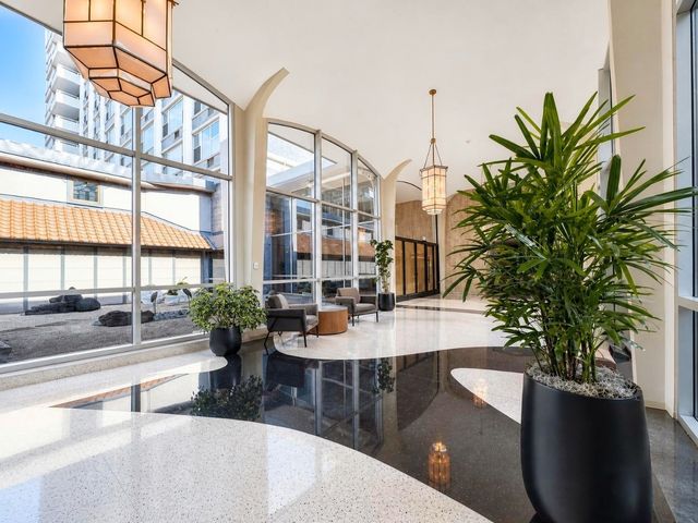 4250 N Marine Drive 716, Chicago, IL 60613