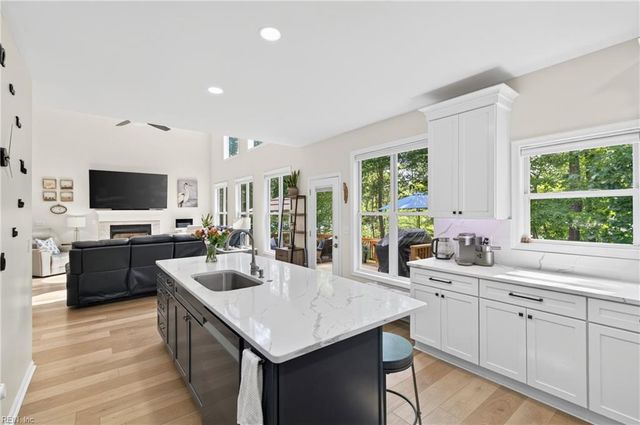 101 View Pointe DR, Newport News, VA 23603