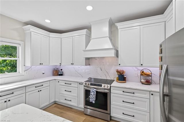 101 View Pointe DR, Newport News, VA 23603
