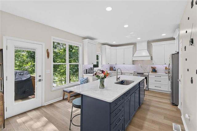 101 View Pointe DR, Newport News, VA 23603
