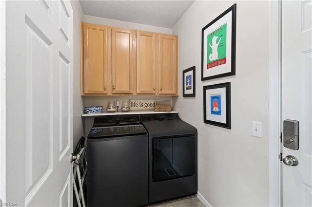 101 View Pointe DR, Newport News, VA 23603