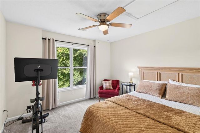 101 View Pointe DR, Newport News, VA 23603