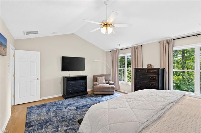 101 View Pointe DR, Newport News, VA 23603