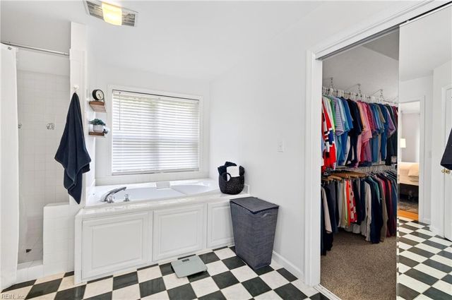 101 View Pointe DR, Newport News, VA 23603