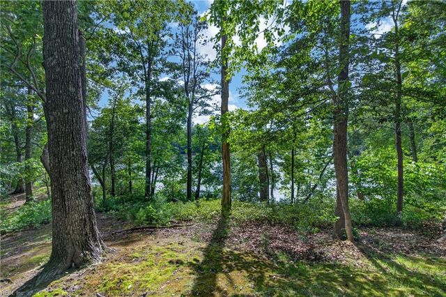 101 View Pointe DR, Newport News, VA 23603