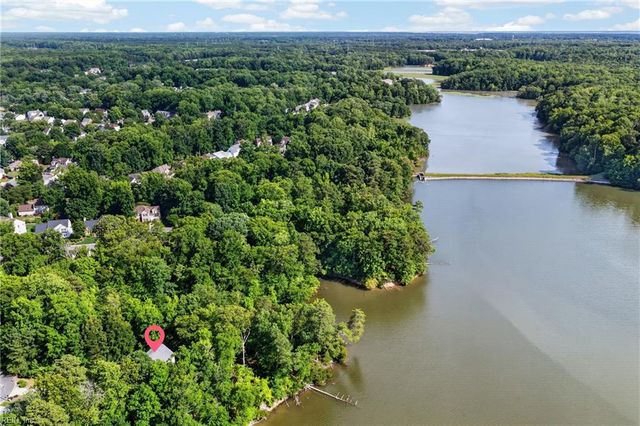 101 View Pointe DR, Newport News, VA 23603