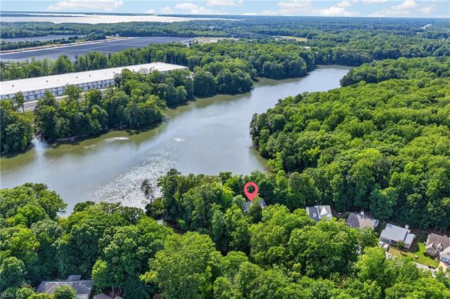 101 View Pointe DR, Newport News, VA 23603