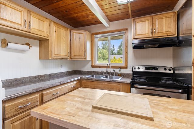 70 E Park Drive, Shelton, WA 98584