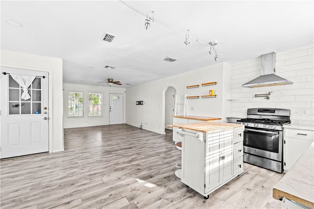 4905 Willowbrook Dr, Corpus Christi, TX 78411