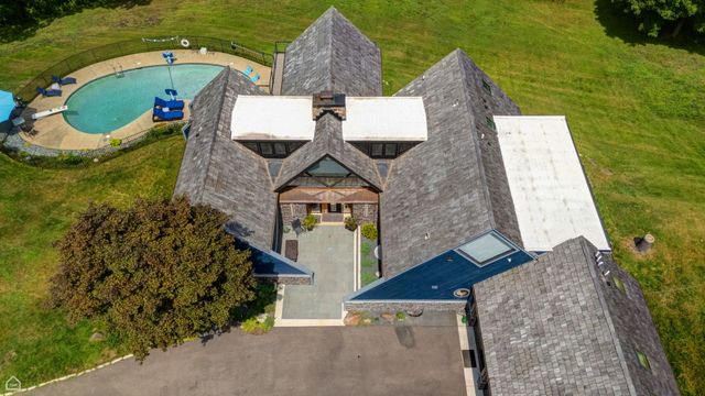 367 Overlook Road, Barrington, IL 60010