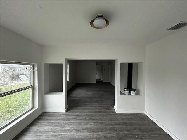 4429 SW 21st St Front, West Park, FL 33023