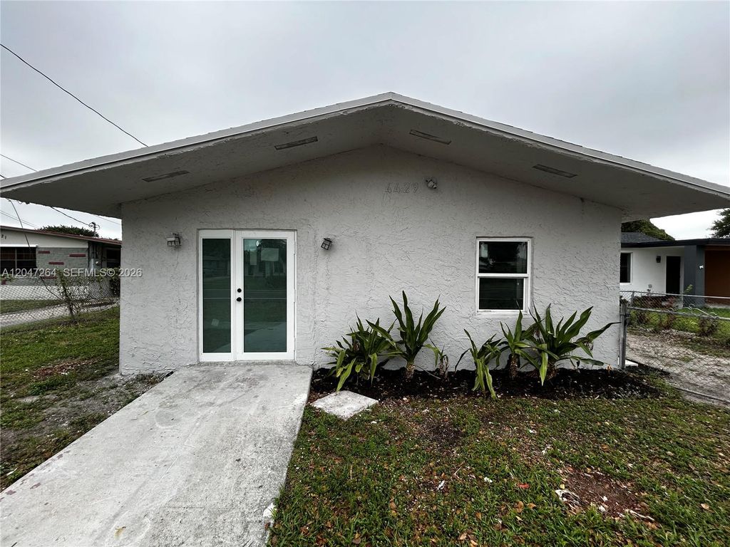 4429 SW 21st St Front, West Park, FL 33023