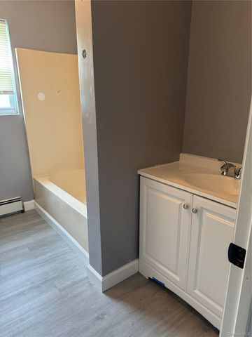 806 Bayview Avenue, Amityville, NY 11701