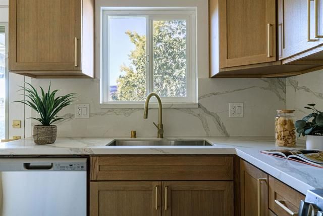 7750 Ropalt St, La Mesa, CA 91942